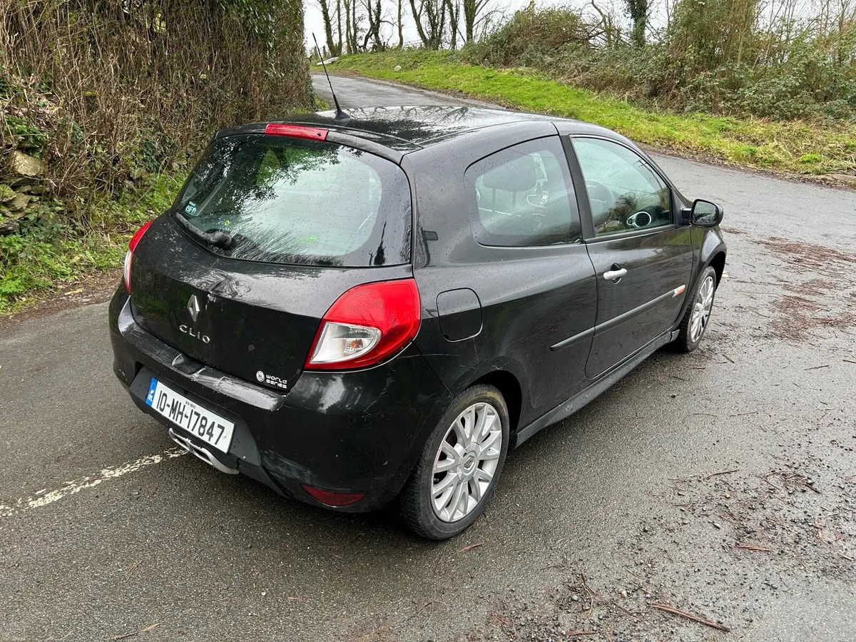 2010 Renault clio 1.2 petrol - Image 4