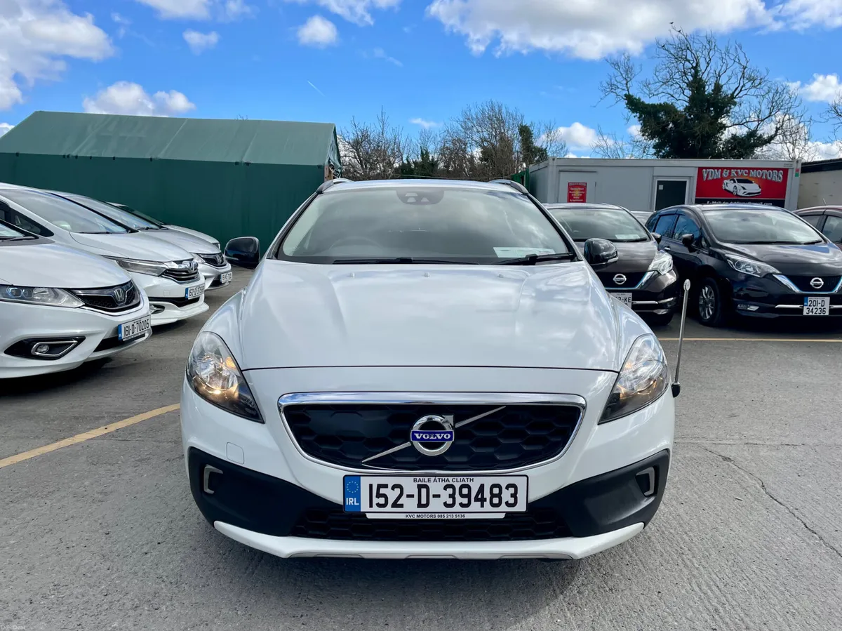 VOLVO V40 CROSS COUNTRY (2.0, DIESEL) - Image 2