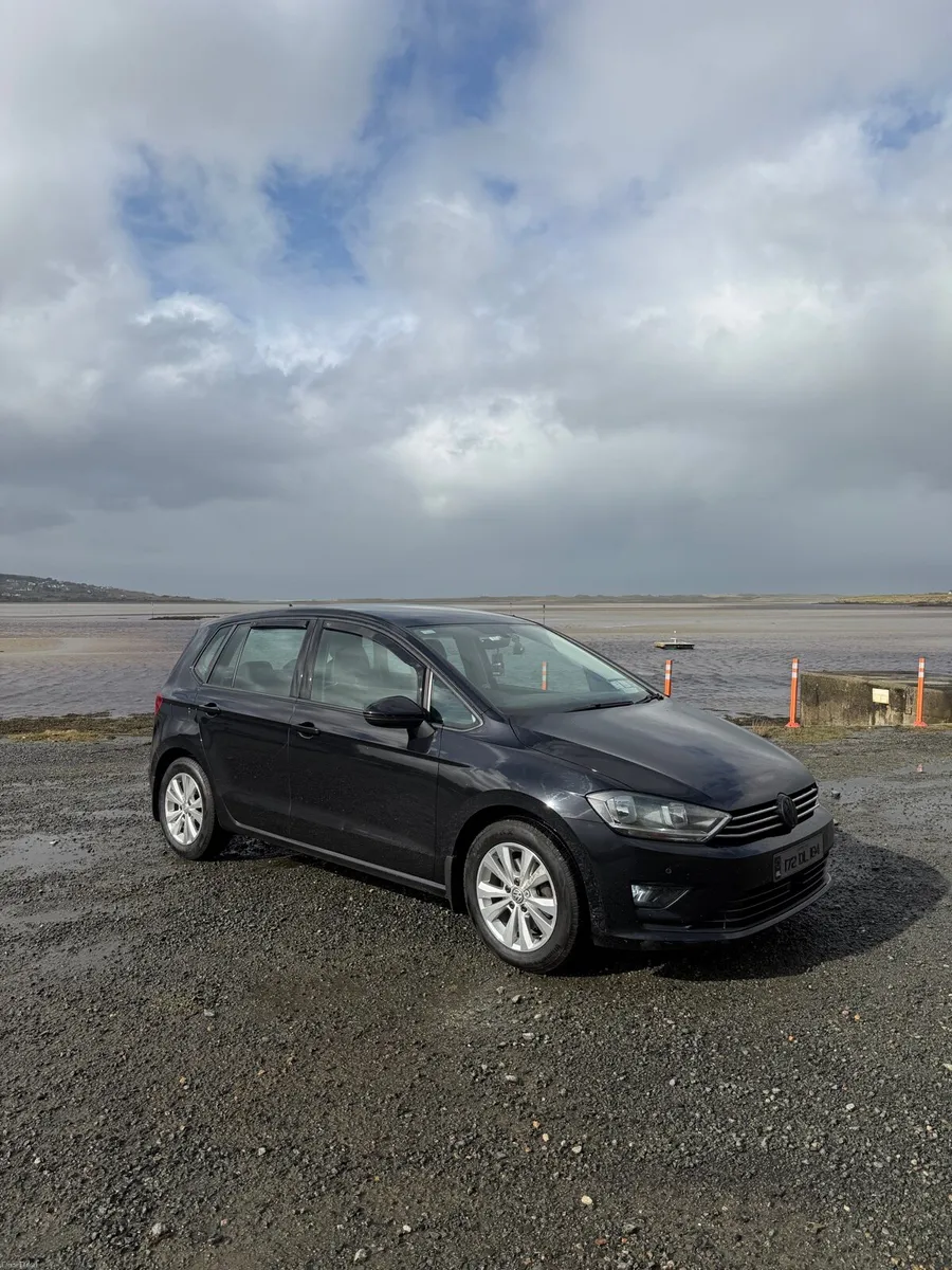 Low mileage golf sportsvan - Image 1