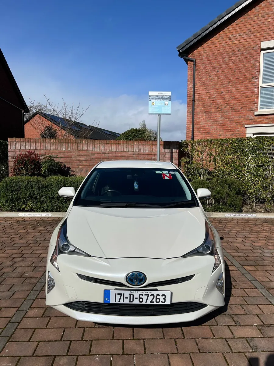 Toyota Prius 2017 59000km Only. - Image 1