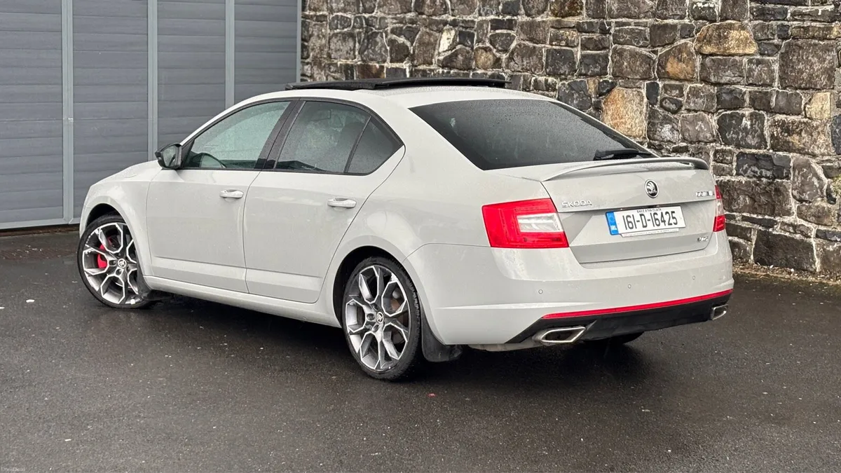 2016 (161) Skoda Octavia VRS - SunRoof - 2.0LTDI - Image 4