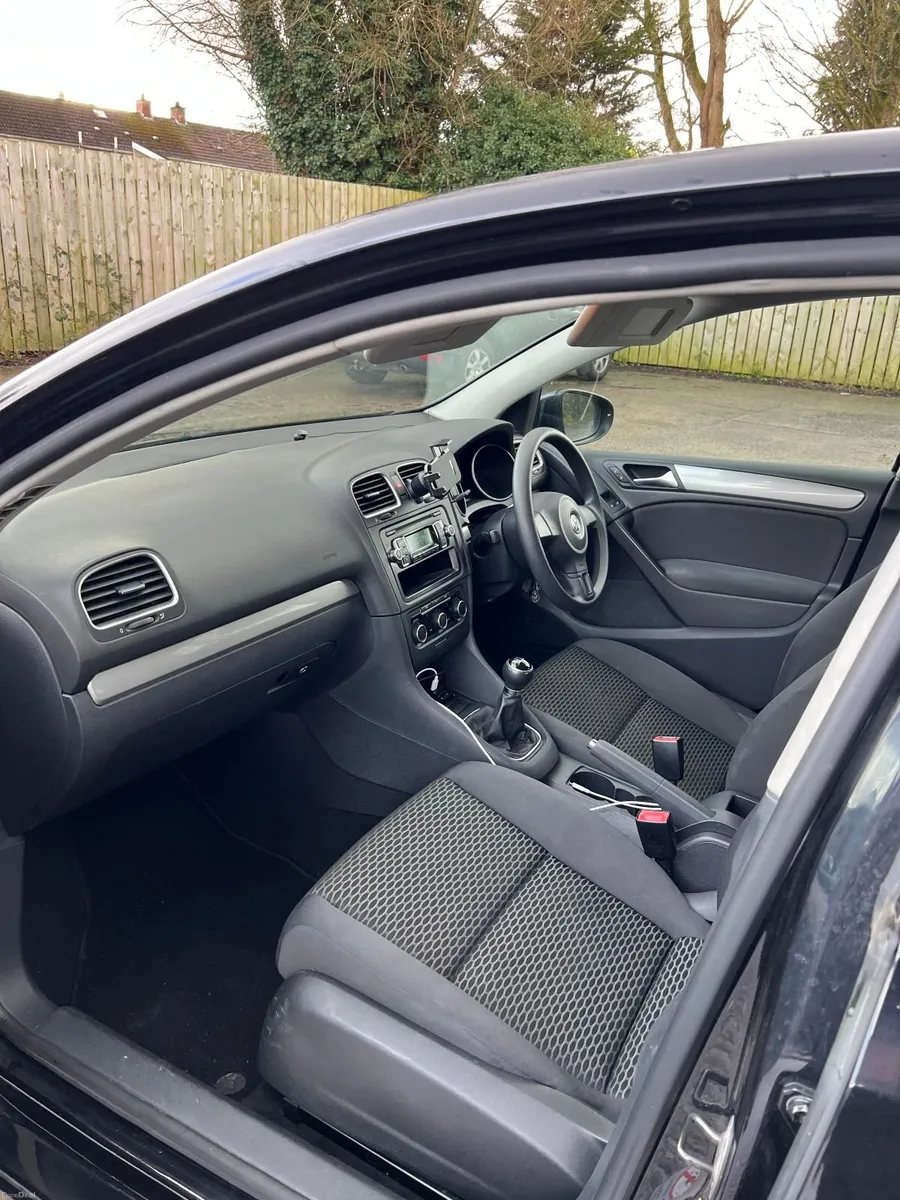 Volkswagen Golf 2012 - Image 4