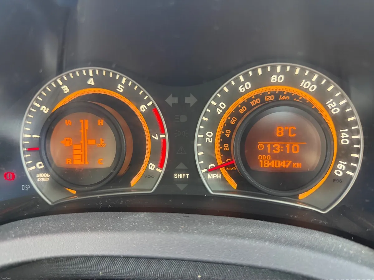 Toyota Auris 2011 petrol - Image 2