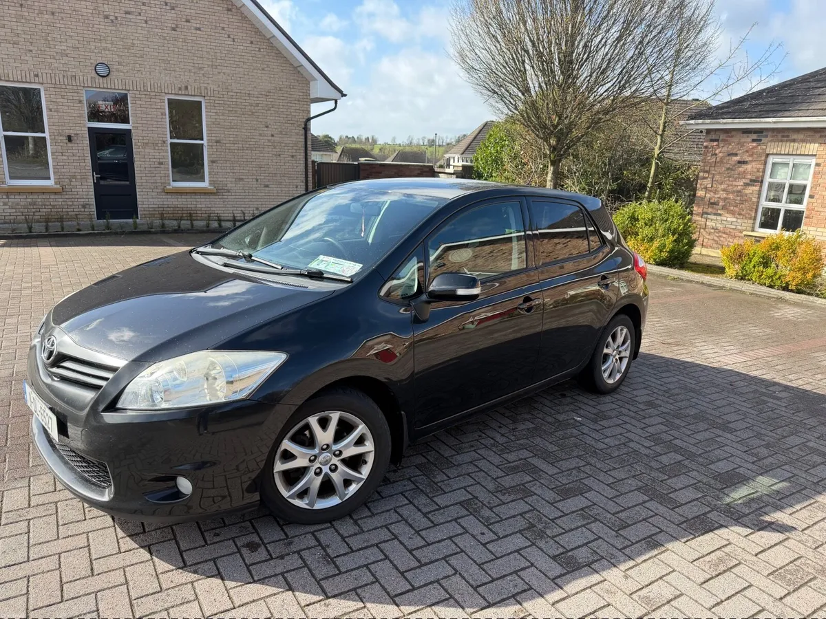 Toyota Auris 2011 petrol - Image 4