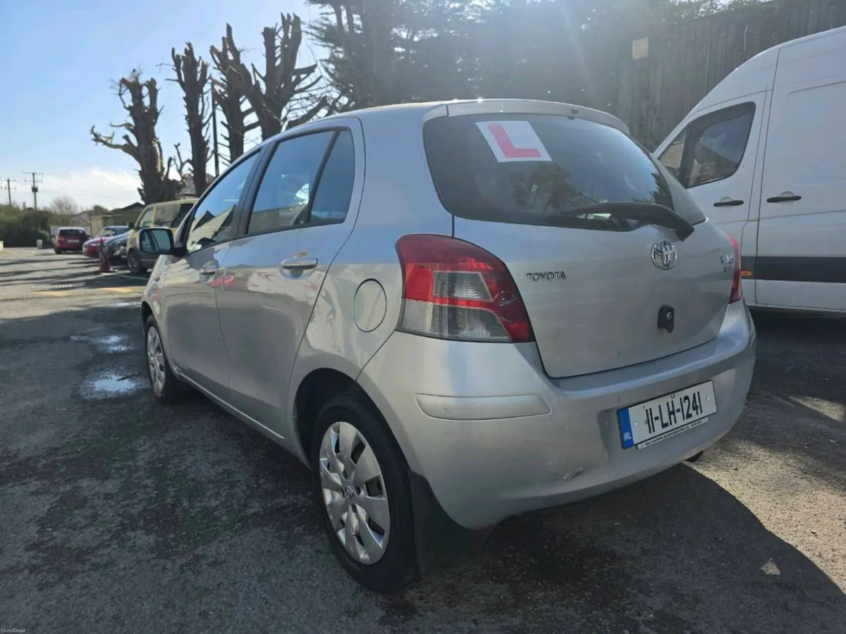 Toyota yaris automatic - Image 3