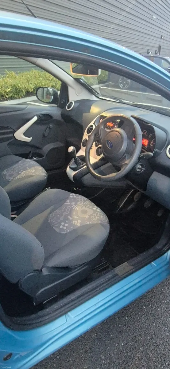 Ford KA 2010 - Image 2