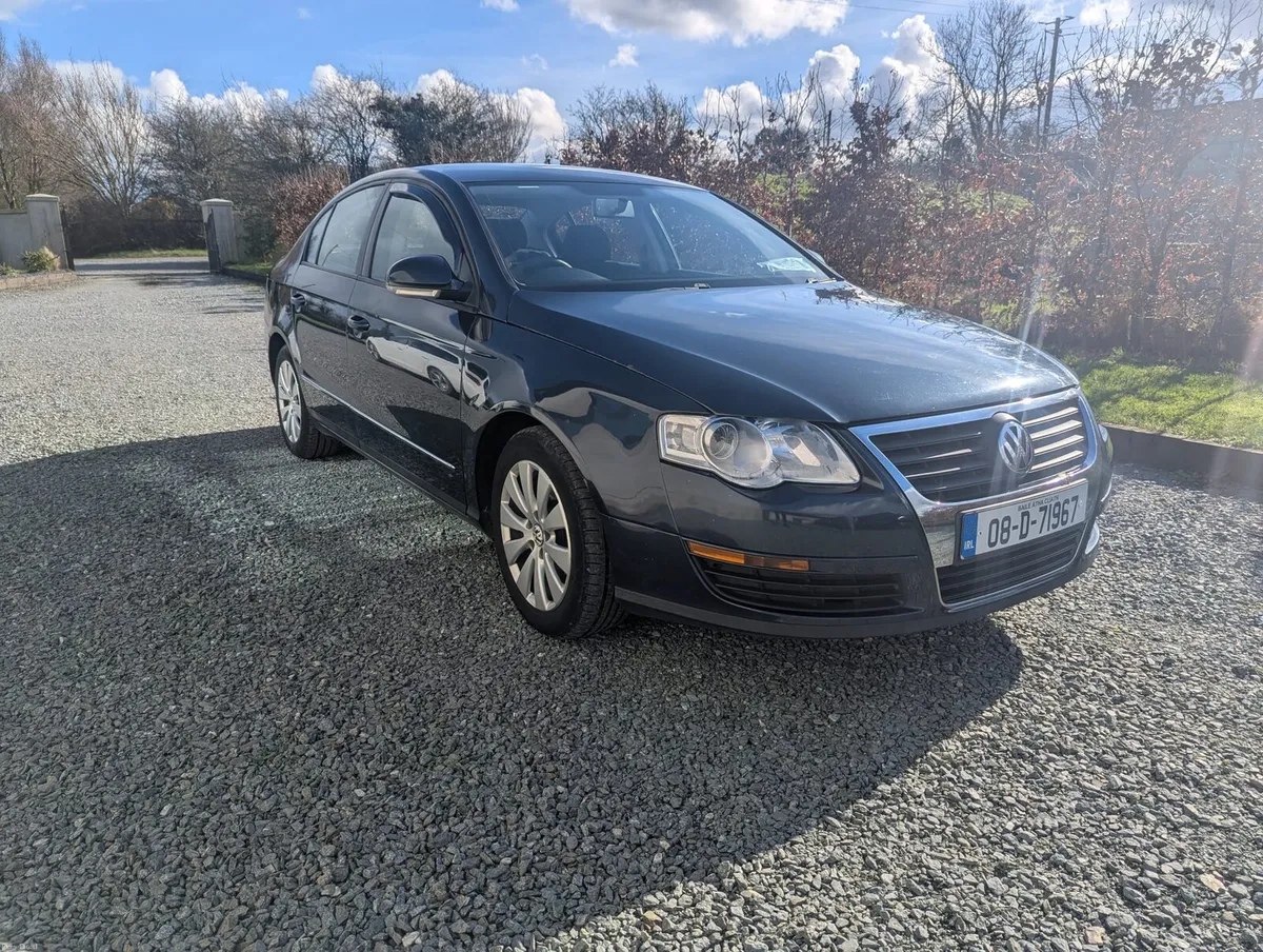 Volkswagen Passat - Image 1