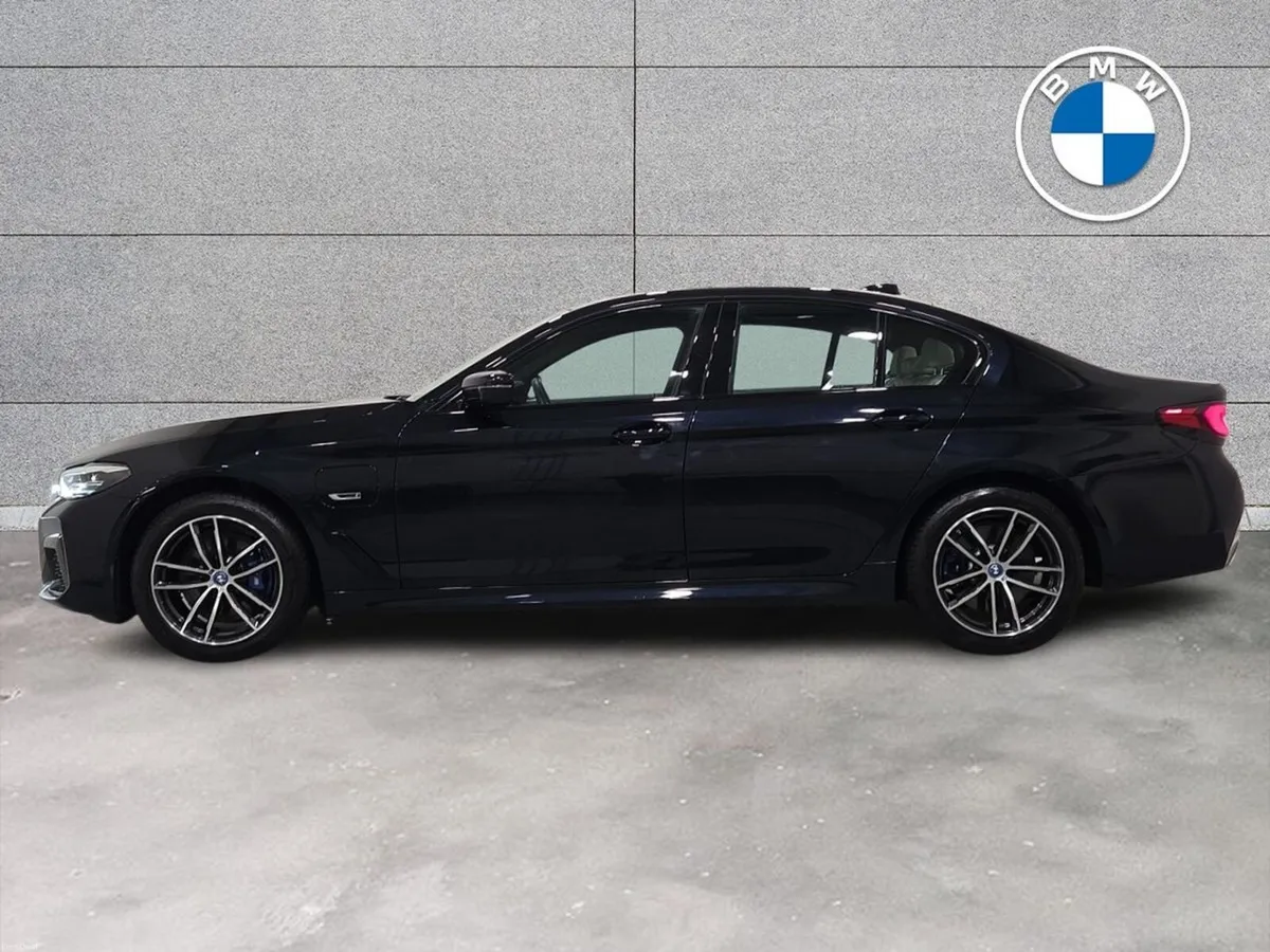 BMW 5-Series 530e M Sport Saloon - Image 4