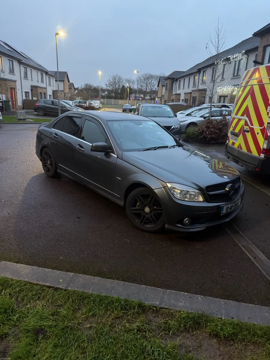 Mersedes Benz - Image 4