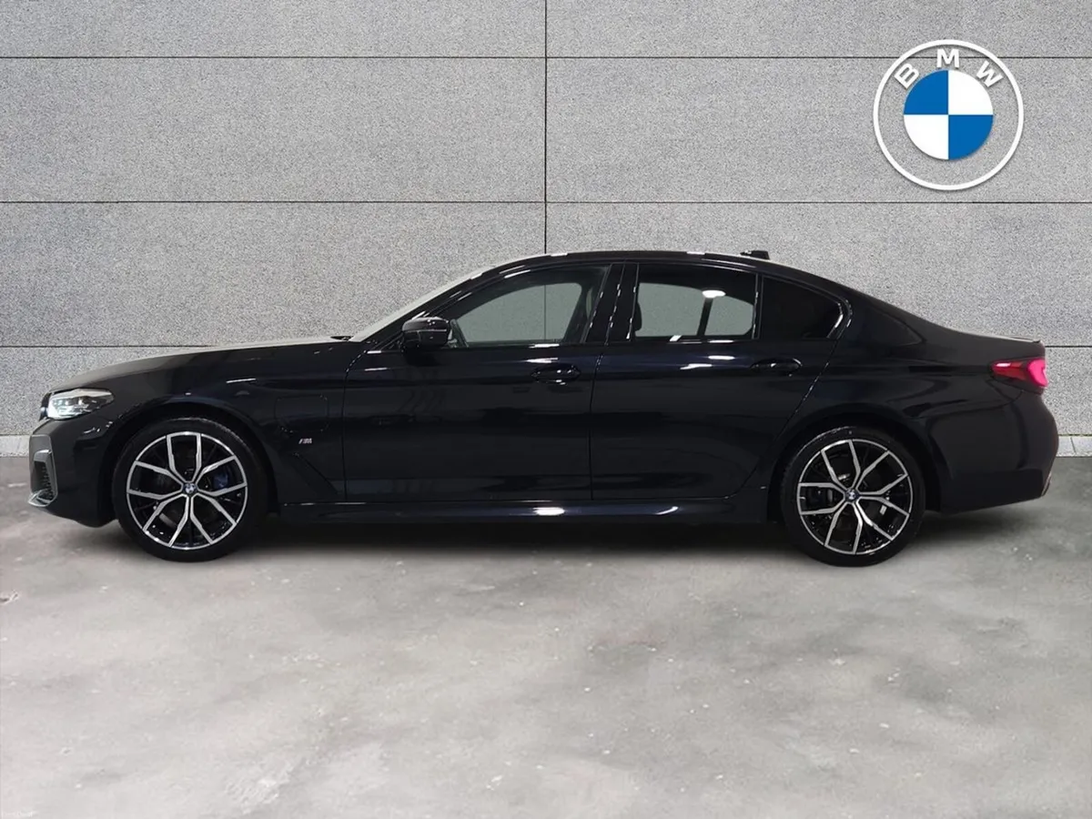 BMW 5-Series 530e M Sport Saloon - Image 4