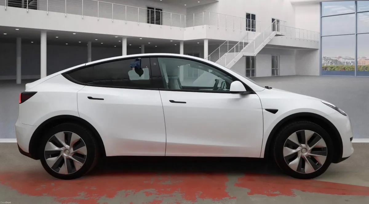 Tesla Model Y RWD 2023 - Image 4