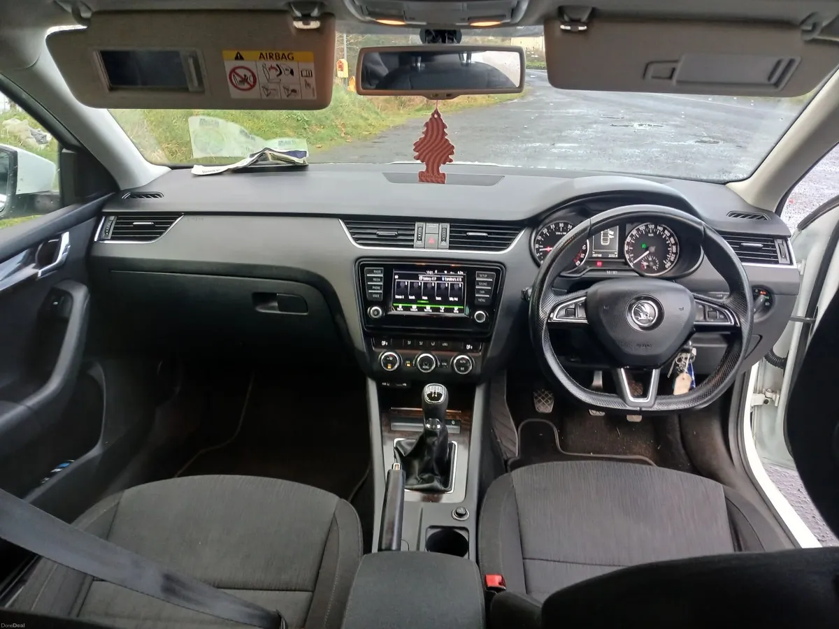 **Skoda Octavia 2016__New NCT 03/28__High Spec - Image 3