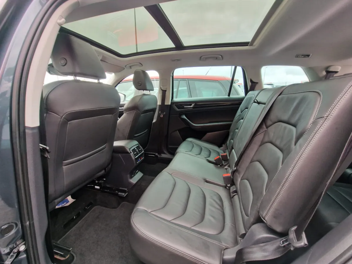 SEAT Tarraco 7 seater automatic leather glass roof - Image 6