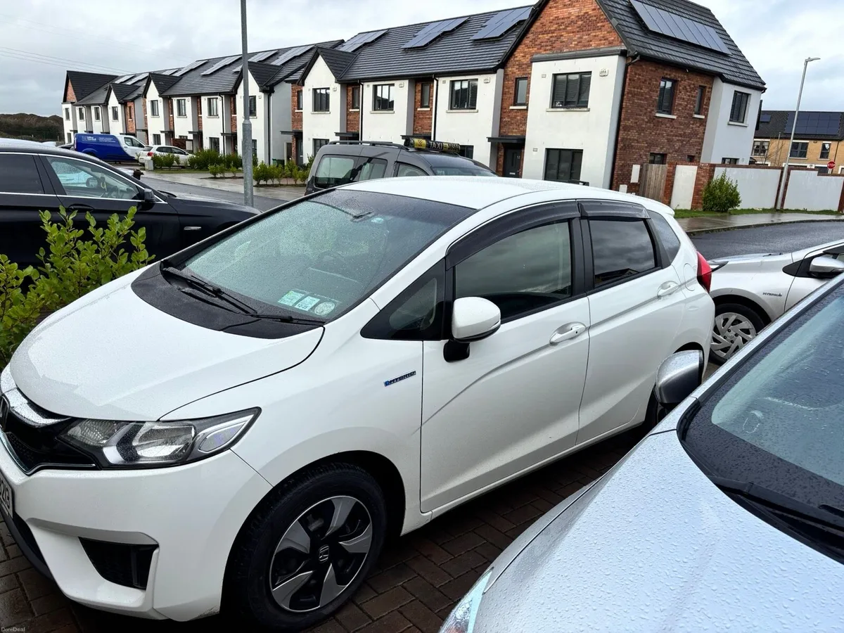 Honda Fit 2017 Automatic Hybrid - Image 2