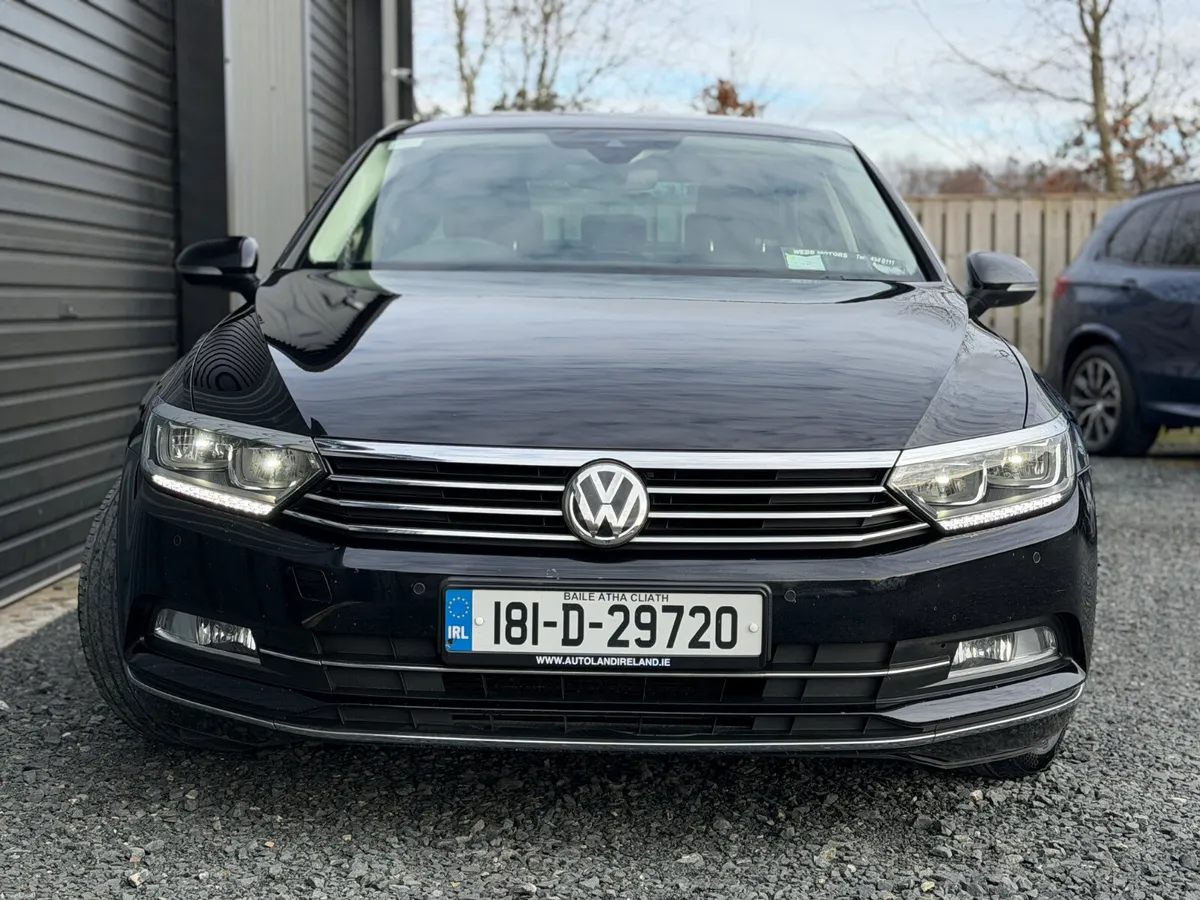 181 Volkswagen Passat High Line - Image 2