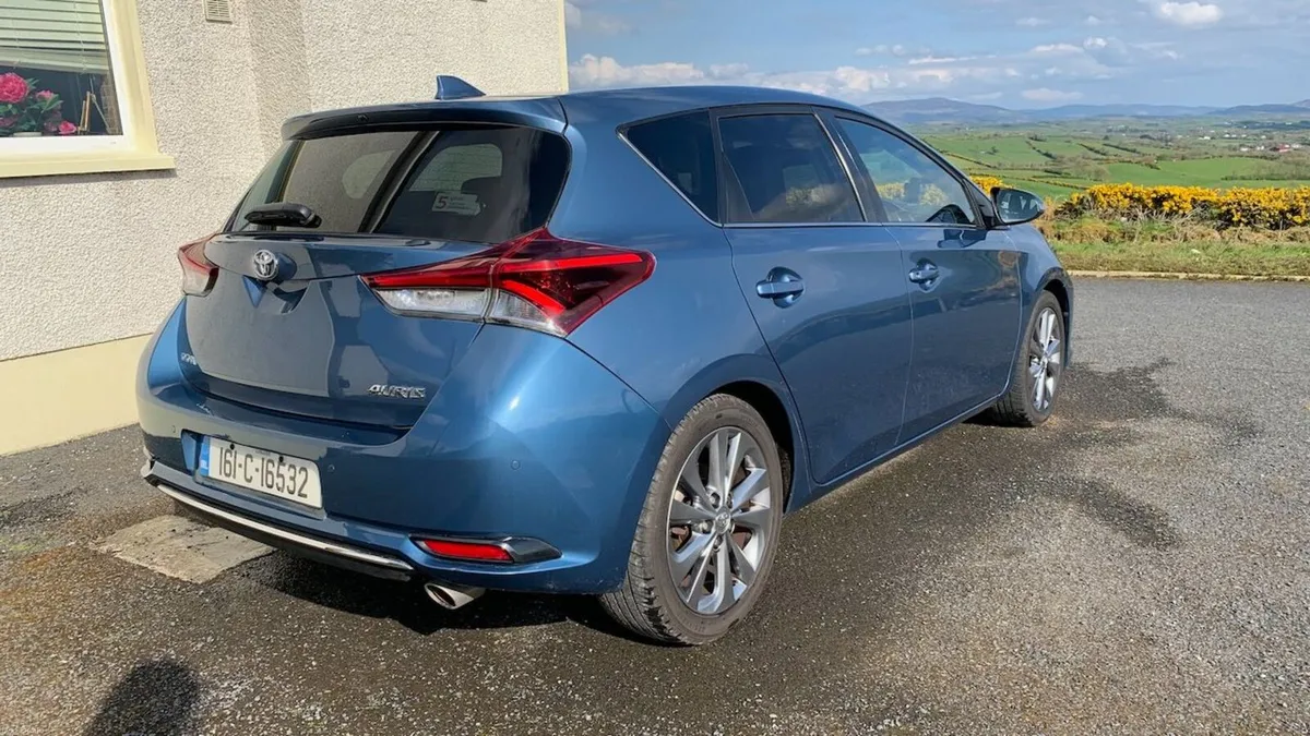 Toyota Auris 2016 Highest Spec Android Auto/Apple - Image 1