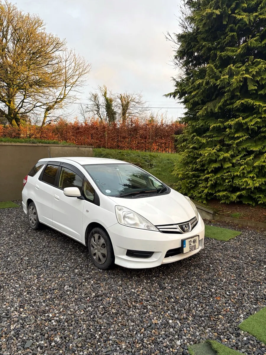 Honda fit shuttle 2012 automatic - Image 1