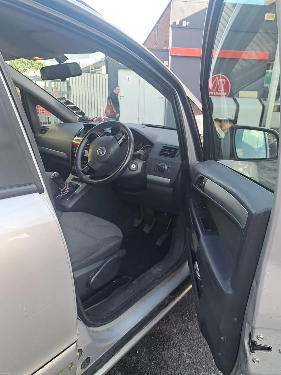 Vauxhall Zafira 2013 - Image 2