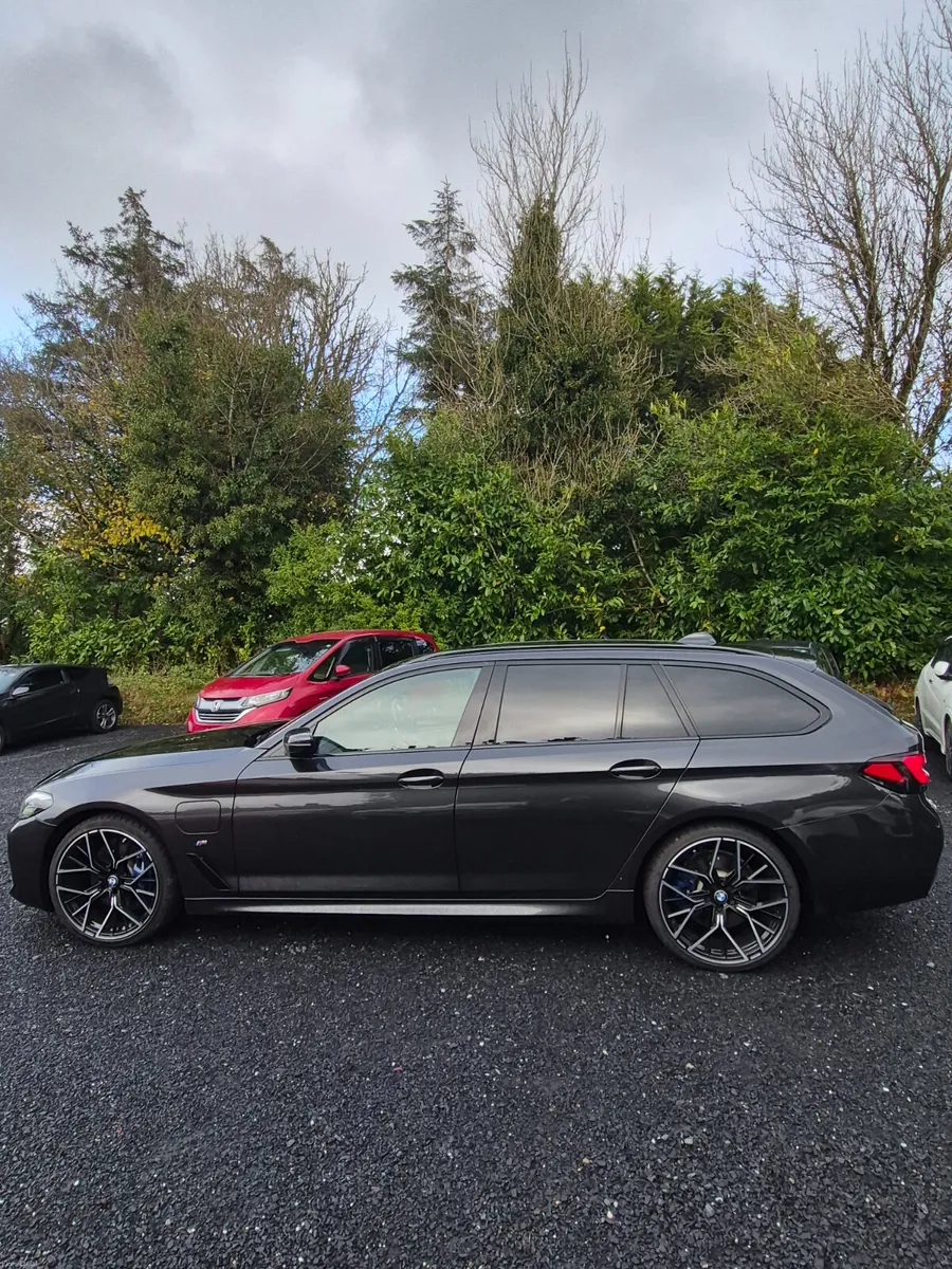 BMW 5 SERIES 530 E M SPORT TOURING 2021 - Image 4