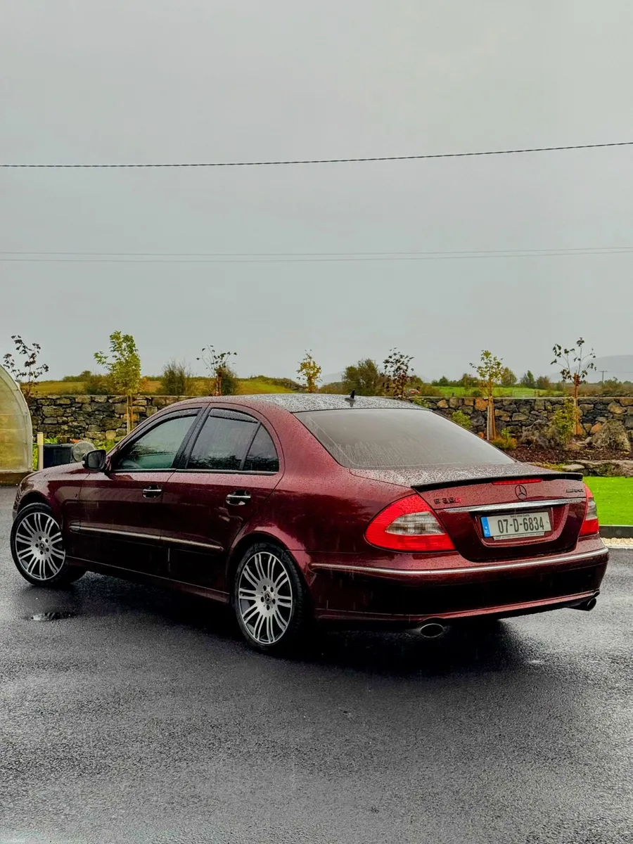 (1/1 Interior) Mercedes-Benz E-Class - Image 2