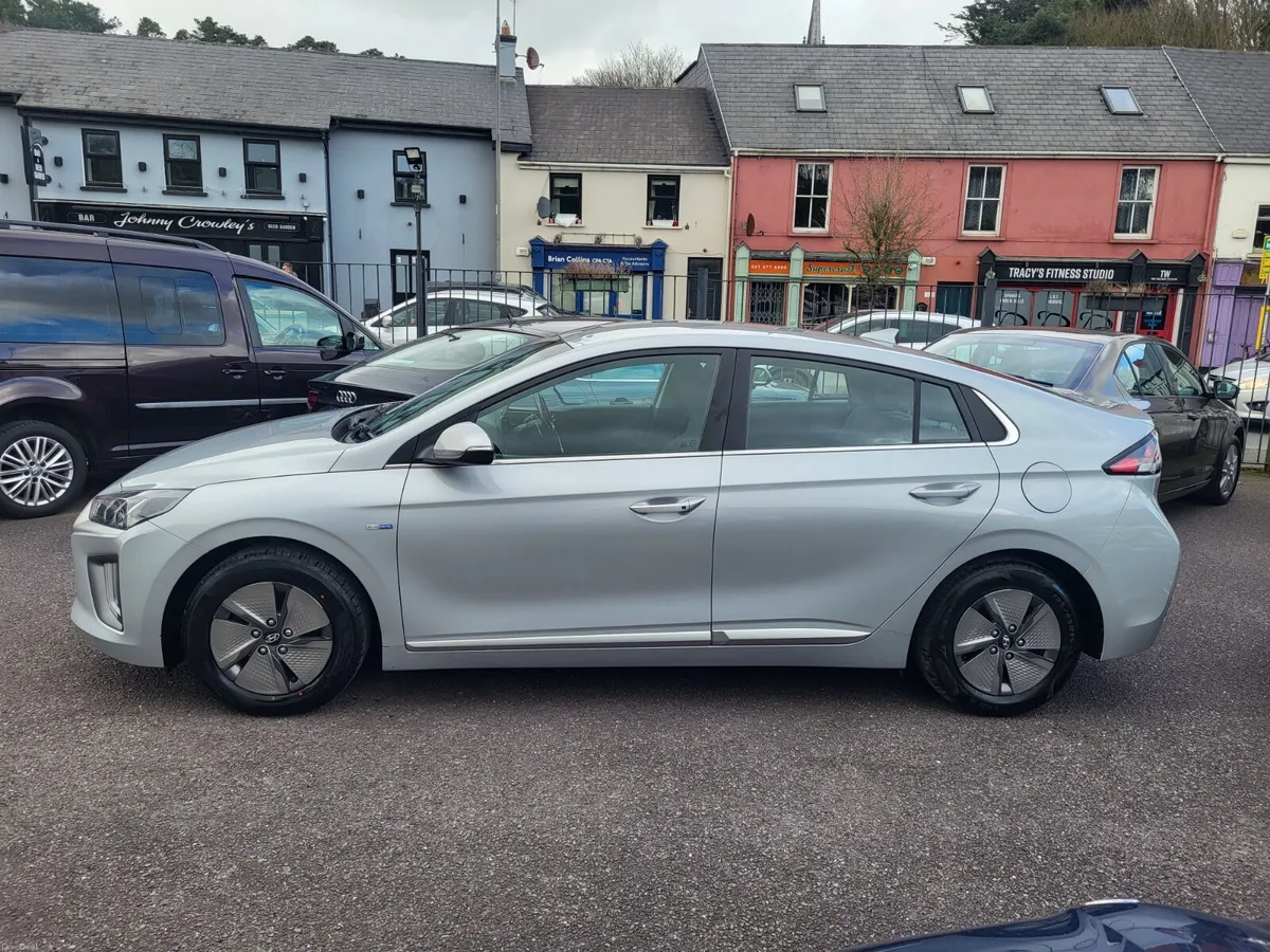 Hyundai Ioniq PREMIUM HEV, Self-Charge Hybrid, FSH - Image 3