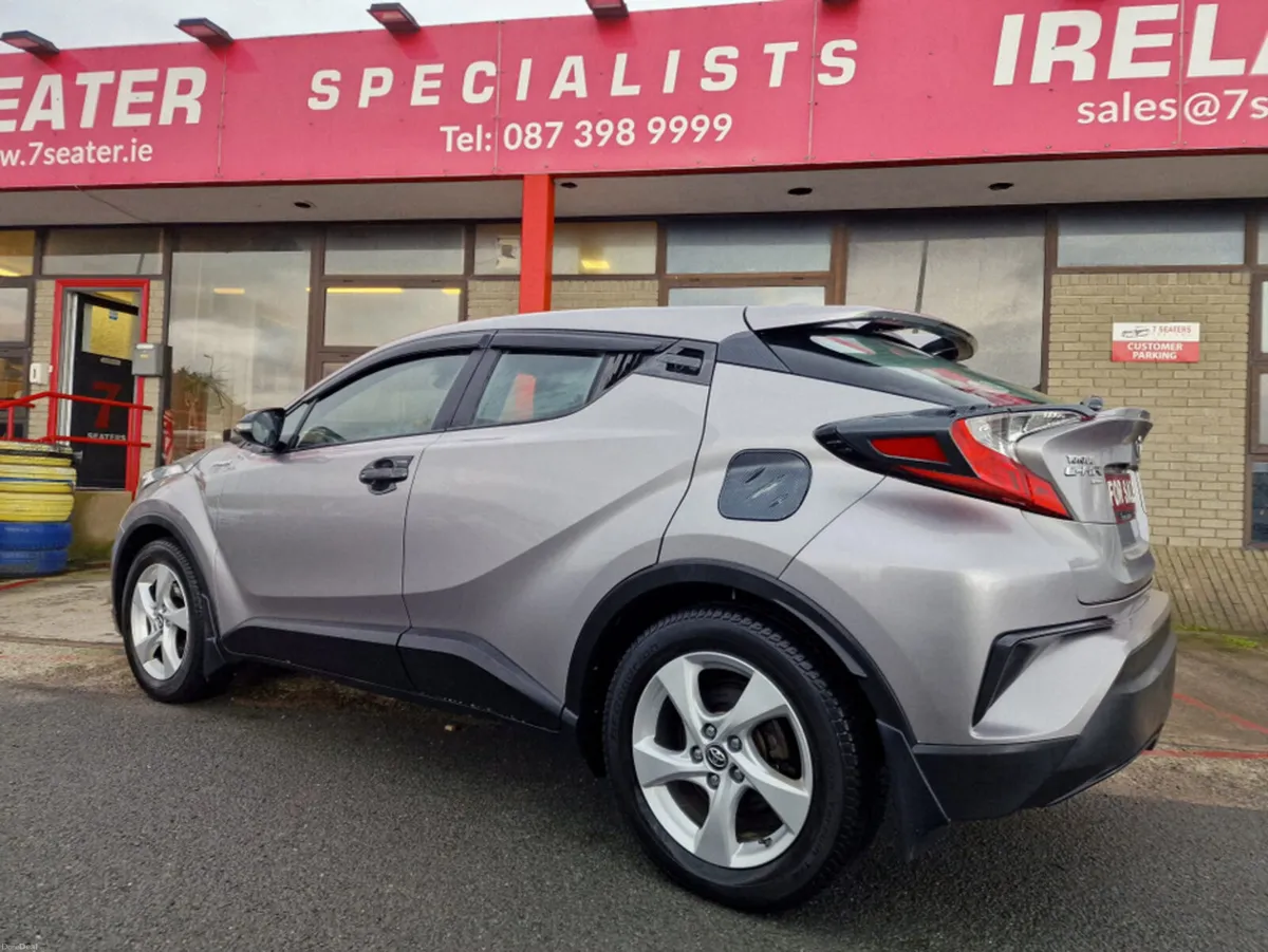 Toyota C-HR HYBRID LUNA 4DR AUTO - Image 3
