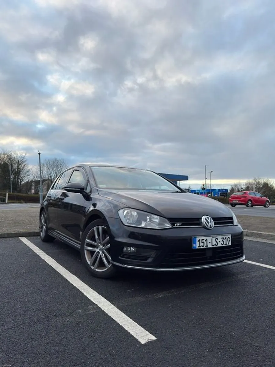 2015 Volkswagen Golf R-Line TDI - Image 3