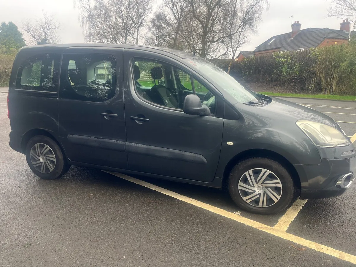 Left hand drive Spanish car .1.6Diesel mpv Citroen - Image 4
