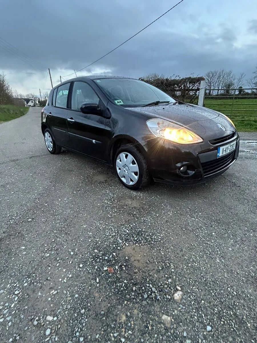 2011 Renault Clio 1.2 royale - Image 1