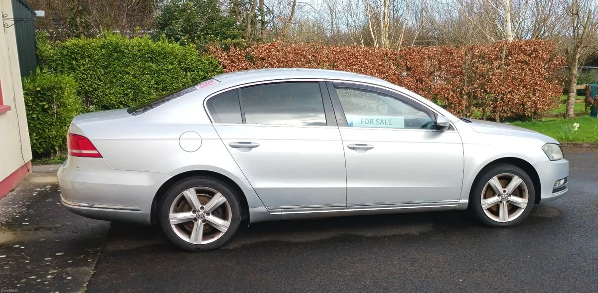 Volkswagen Passat 2012 - Image 1
