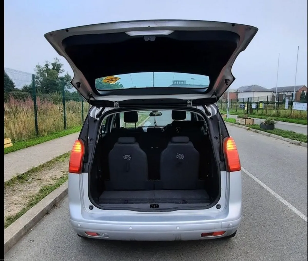 2016 Peugeot 5008 AUTOMATIC/85k/Panoramic Roof - Image 4