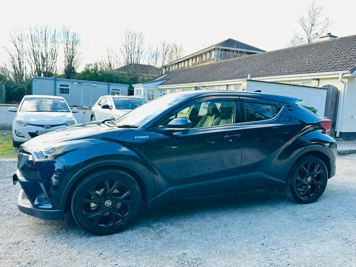 TOYOTA CH-R 2019  HYBRID  AUTOMATIC 🔥 - Image 3