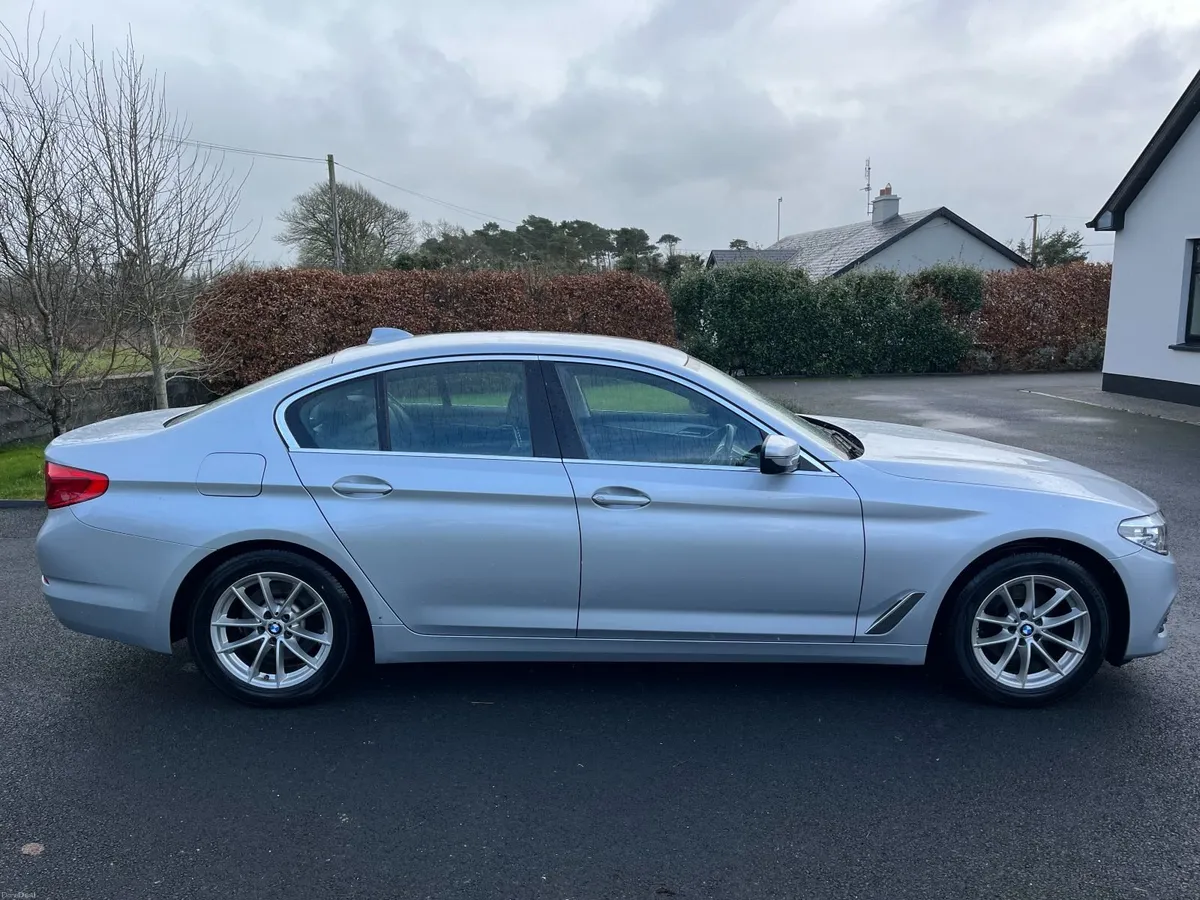 BMW 5-Series 2020 - Image 2