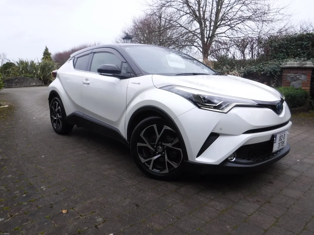 Toyota C-HR 1.8 AUTO HYBRID HIGH SPEC LOW MILES - Image 1
