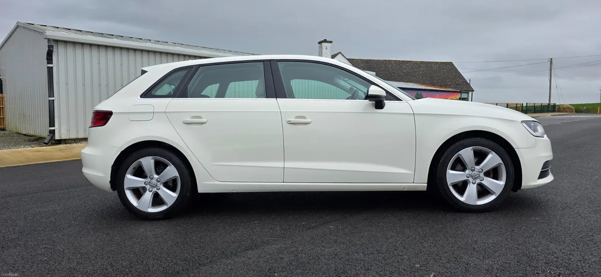 Audi A3 2015 - Image 2