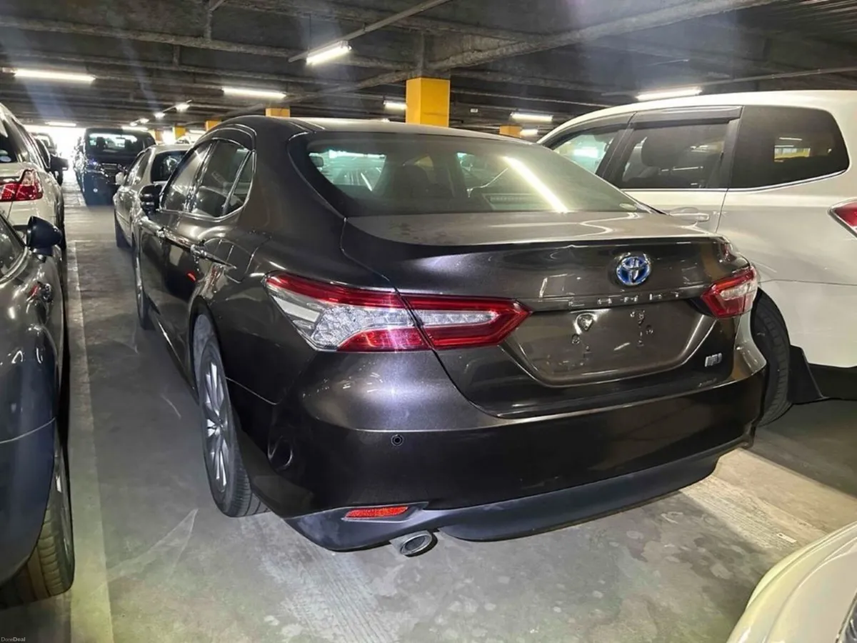 Toyota Camry G SPEC - 2.5 HYBRID - FACTORY ALLOYS - Image 2