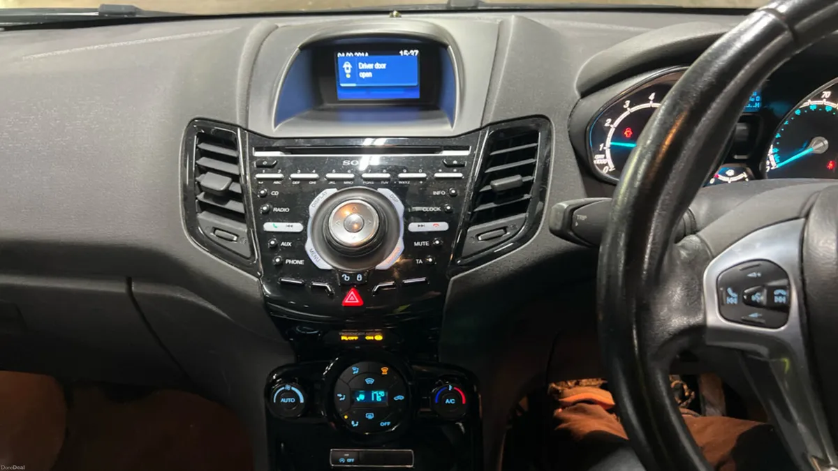 2014 Ford Fiesta Titanium 1.0 Petrol - Image 3
