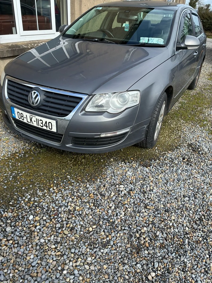 2008 Volkswagon Passat car - Image 2