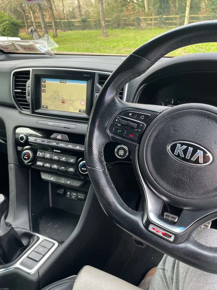 2017 Kia sportage GT line - Image 2