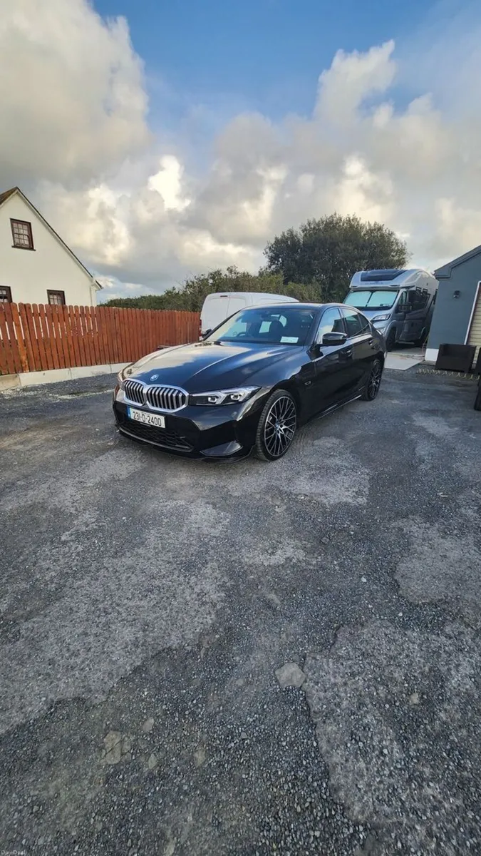 BMW 3-Series 2023 - Image 1