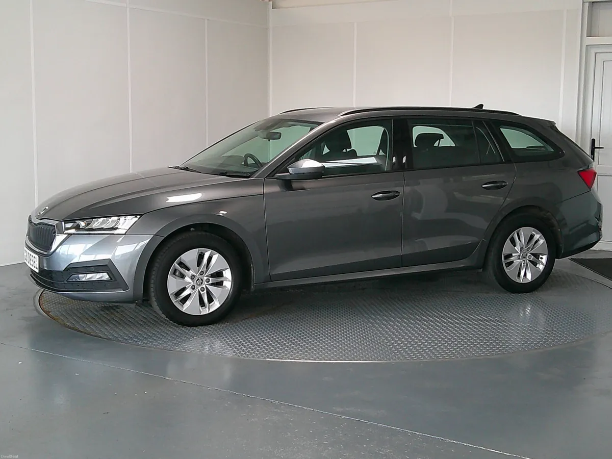 Skoda Octavia 2023 - Image 3