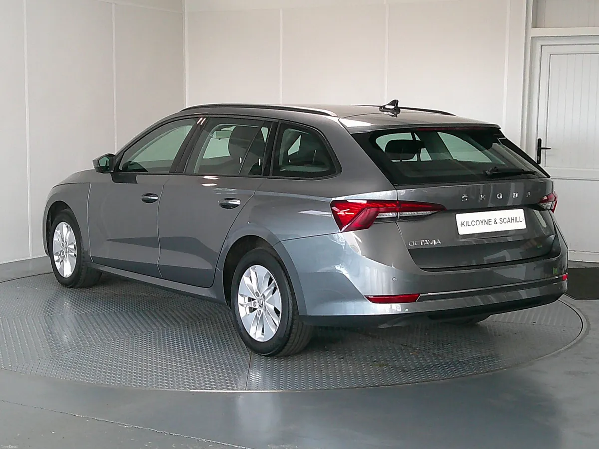 Skoda Octavia 2023 - Image 5