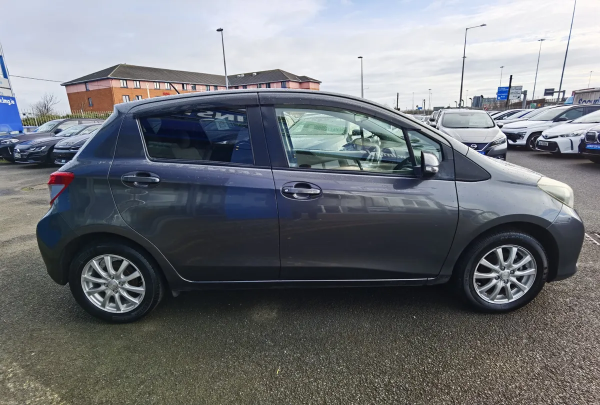 TOYOTA VITZ 1.0 AUTOMATIC PETROL - Image 4