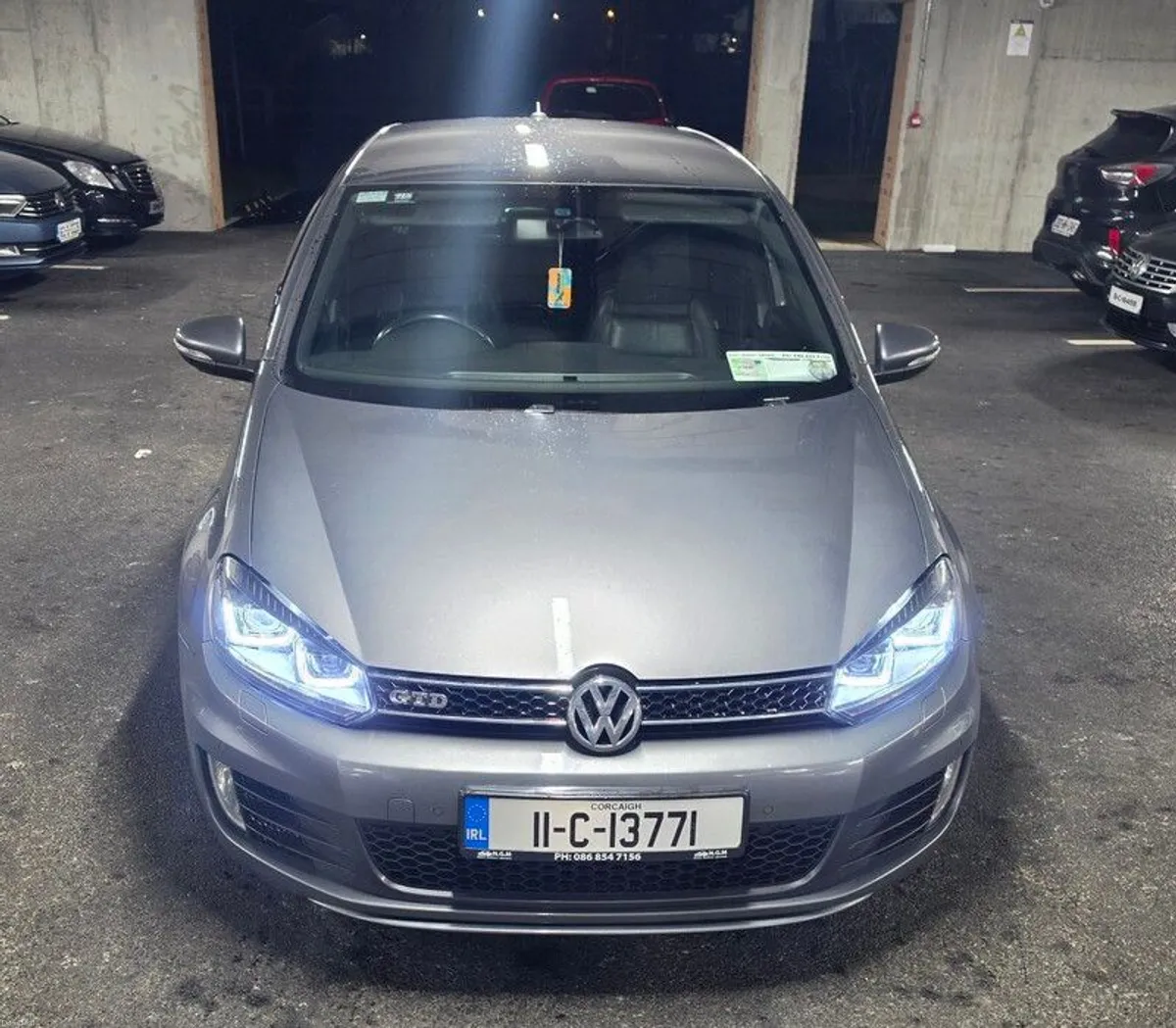 2011 Volkswagen Golf - Image 1