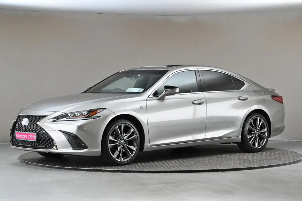 Lexus ES 300H F-SPORT **LEATHER SPORT MEMO SEATS** - Image 4