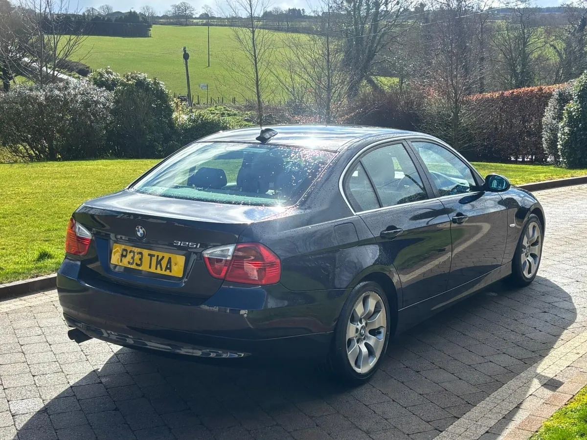 BMW 325i - Image 2