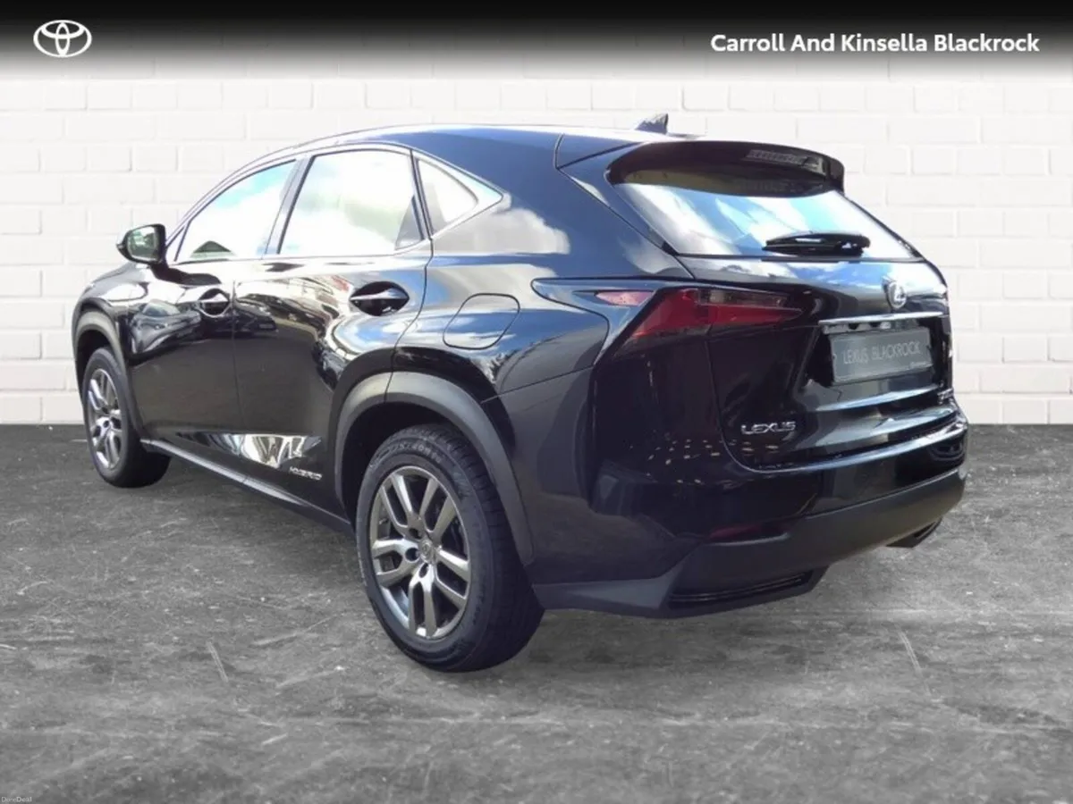 Lexus NX Hybrid Dynamic FWD - Image 4