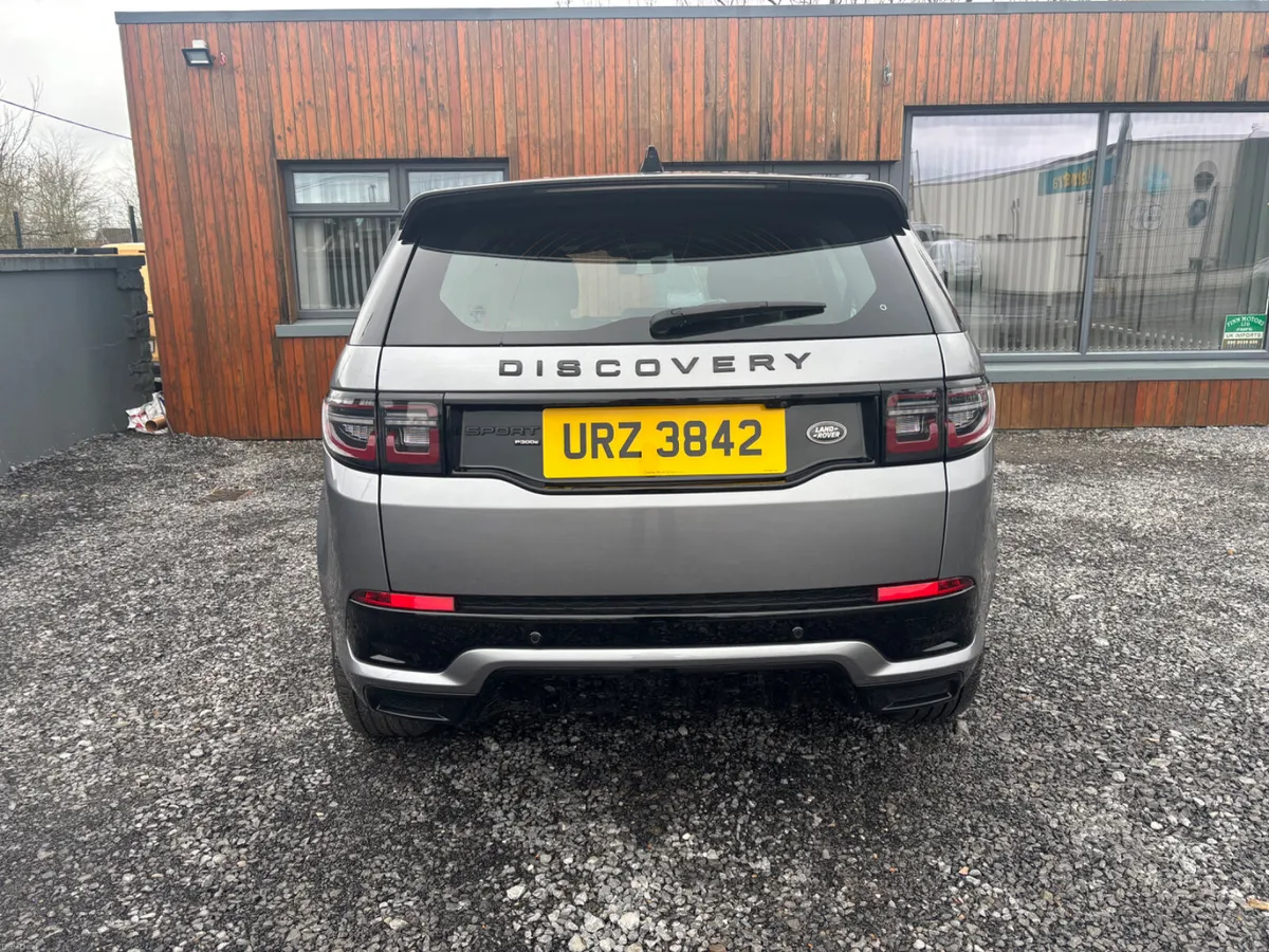 Land Rover Discovery Sport 2023 - Image 4