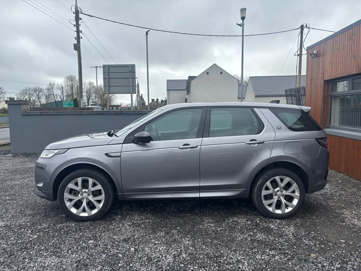 Land Rover Discovery Sport 2023 - Image 3