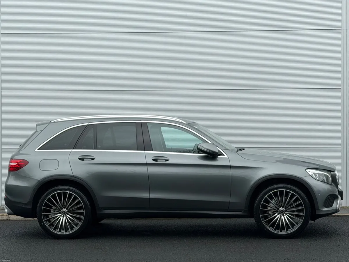 Mercedes GLC220d 4Matic AMG line - Image 3